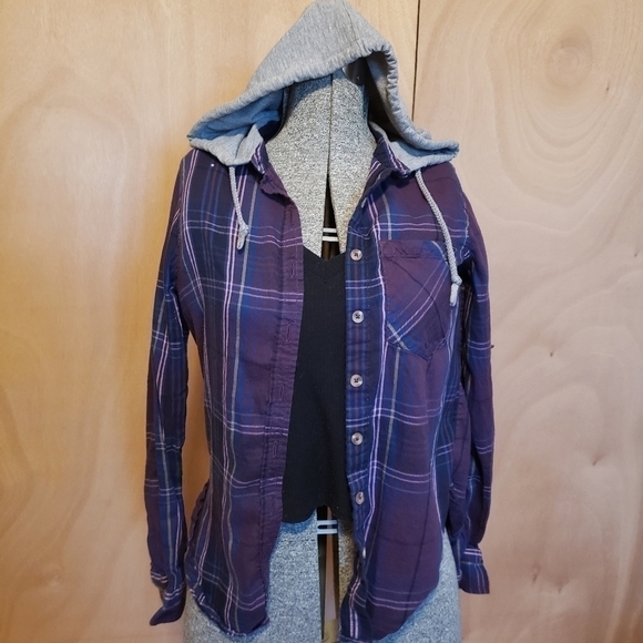 Mudd Tops - 🟣HOODED Flannel in Lavender